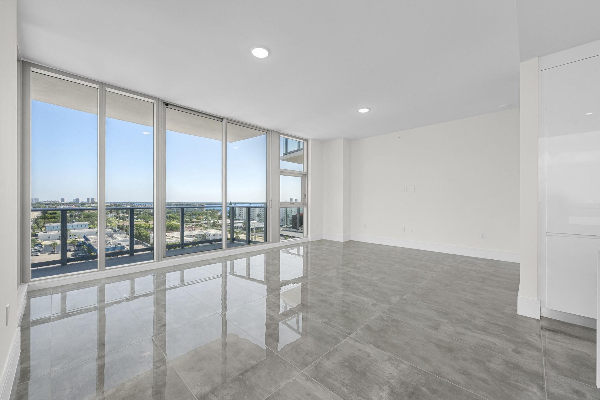 220 Lake Shore Drive, Unit 923, Lake Park, FL 33403 Photo