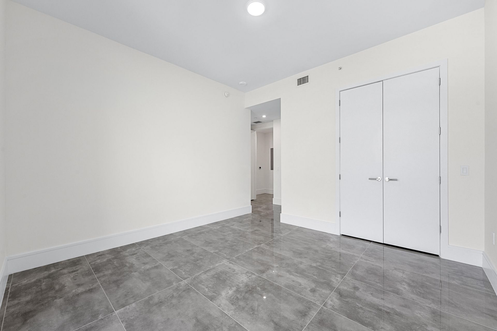 220 Lake Shore Drive, Unit 923, Lake Park, FL 33403 Photo