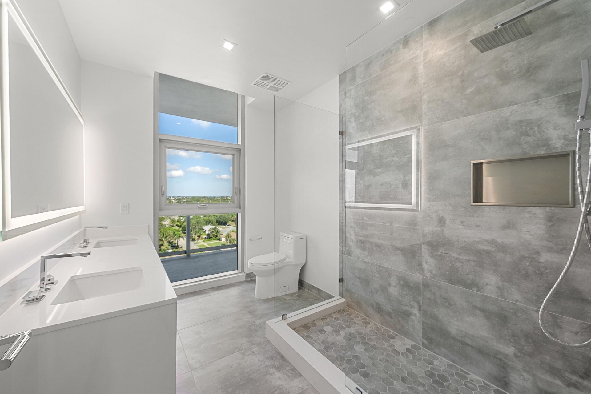 220 Lake Shore Drive, Unit 923, Lake Park, FL 33403 Photo