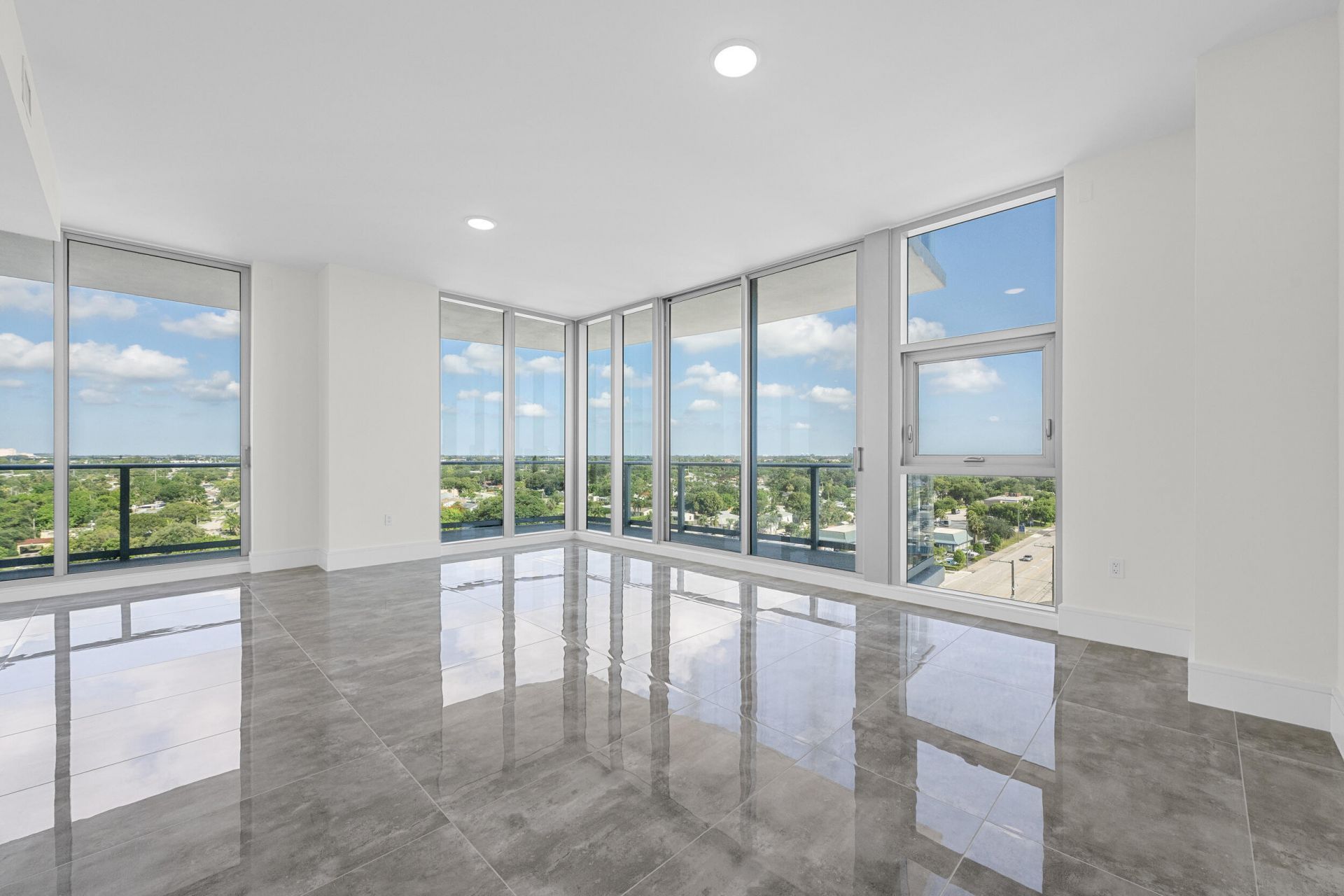 220 Lake Shore Drive, Unit 923, Lake Park, FL 33403 Photo