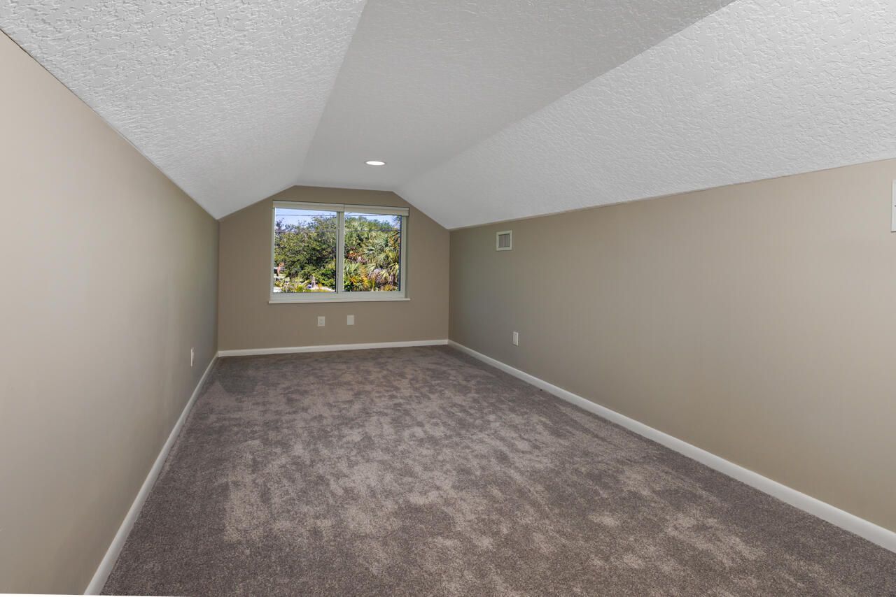 9200 SE Olympus Street, Hobe Sound, FL 33455 Photo