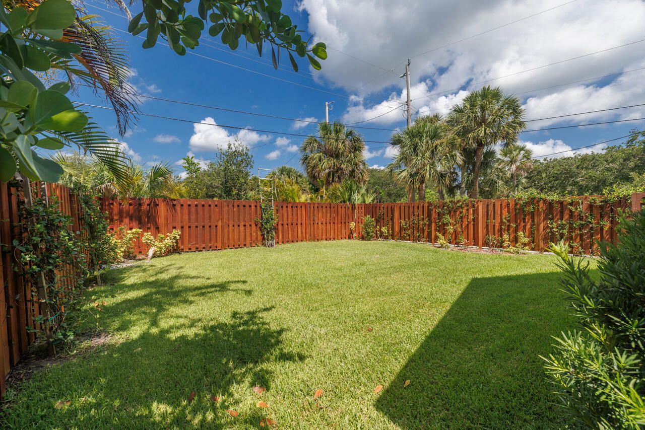 9200 SE Olympus Street, Hobe Sound, FL 33455 Photo