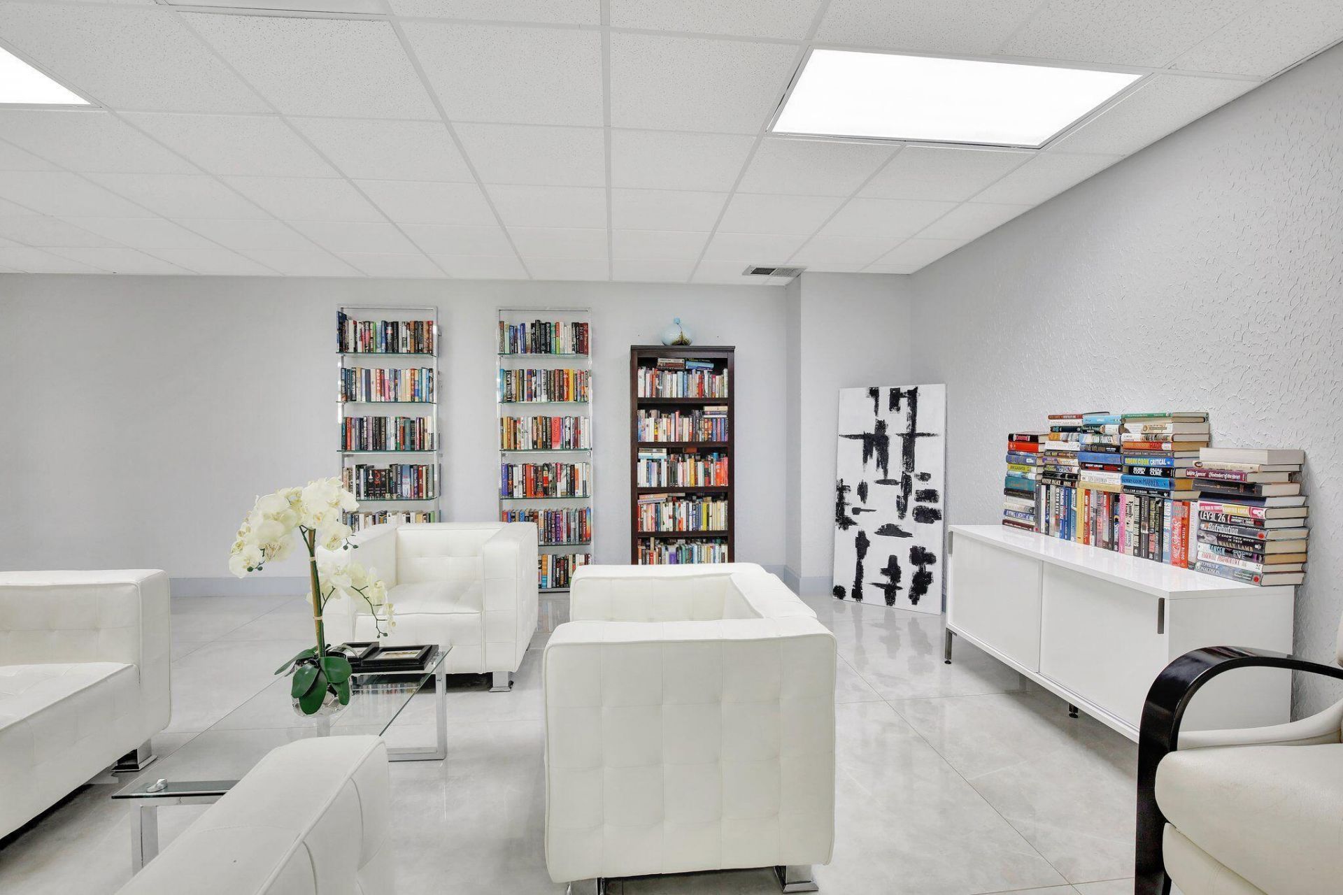 600 Parkview Drive, Unit 230, Hallandale Beach, FL 33009 Photo