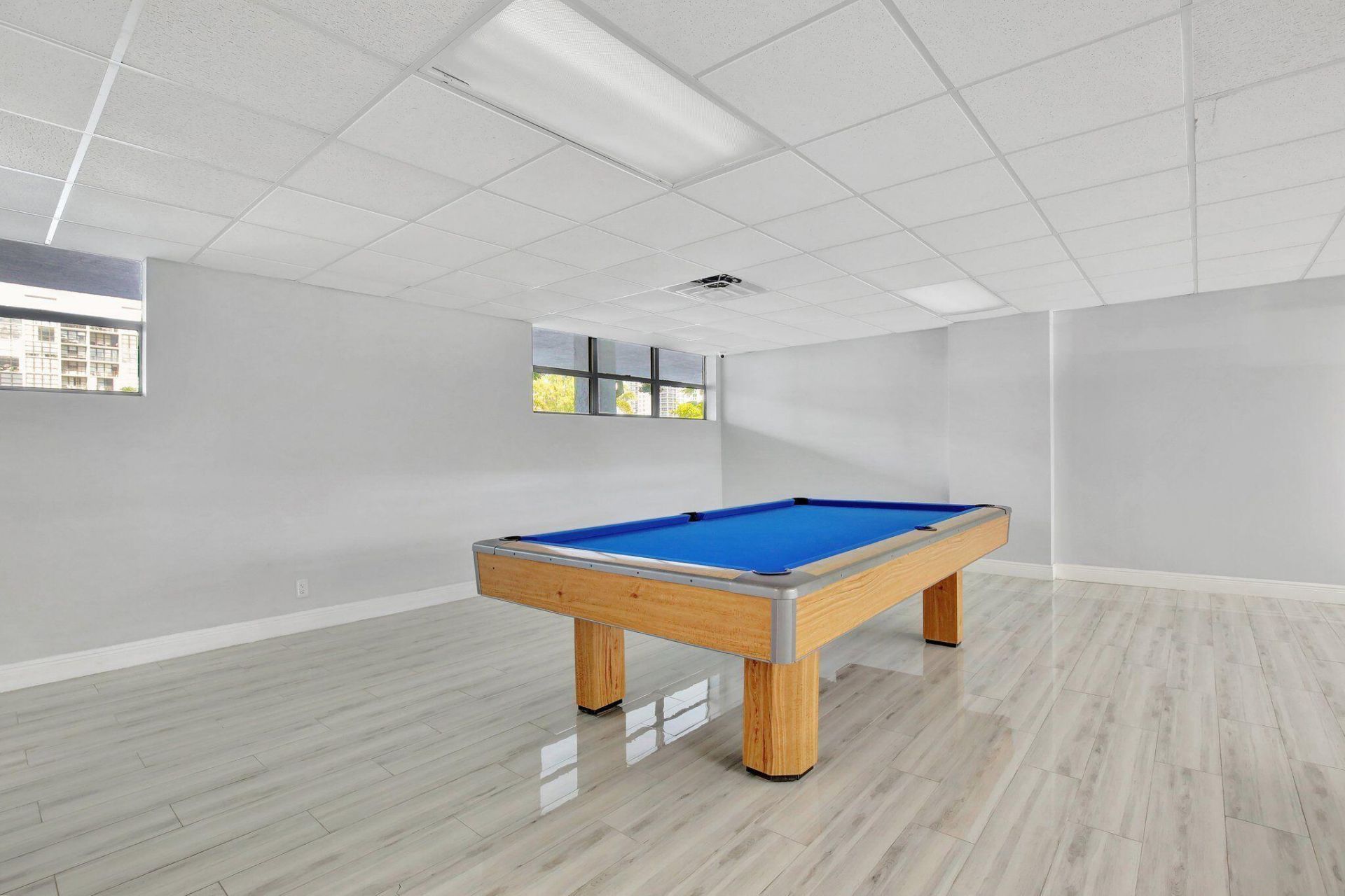600 Parkview Drive, Unit 230, Hallandale Beach, FL 33009 Photo
