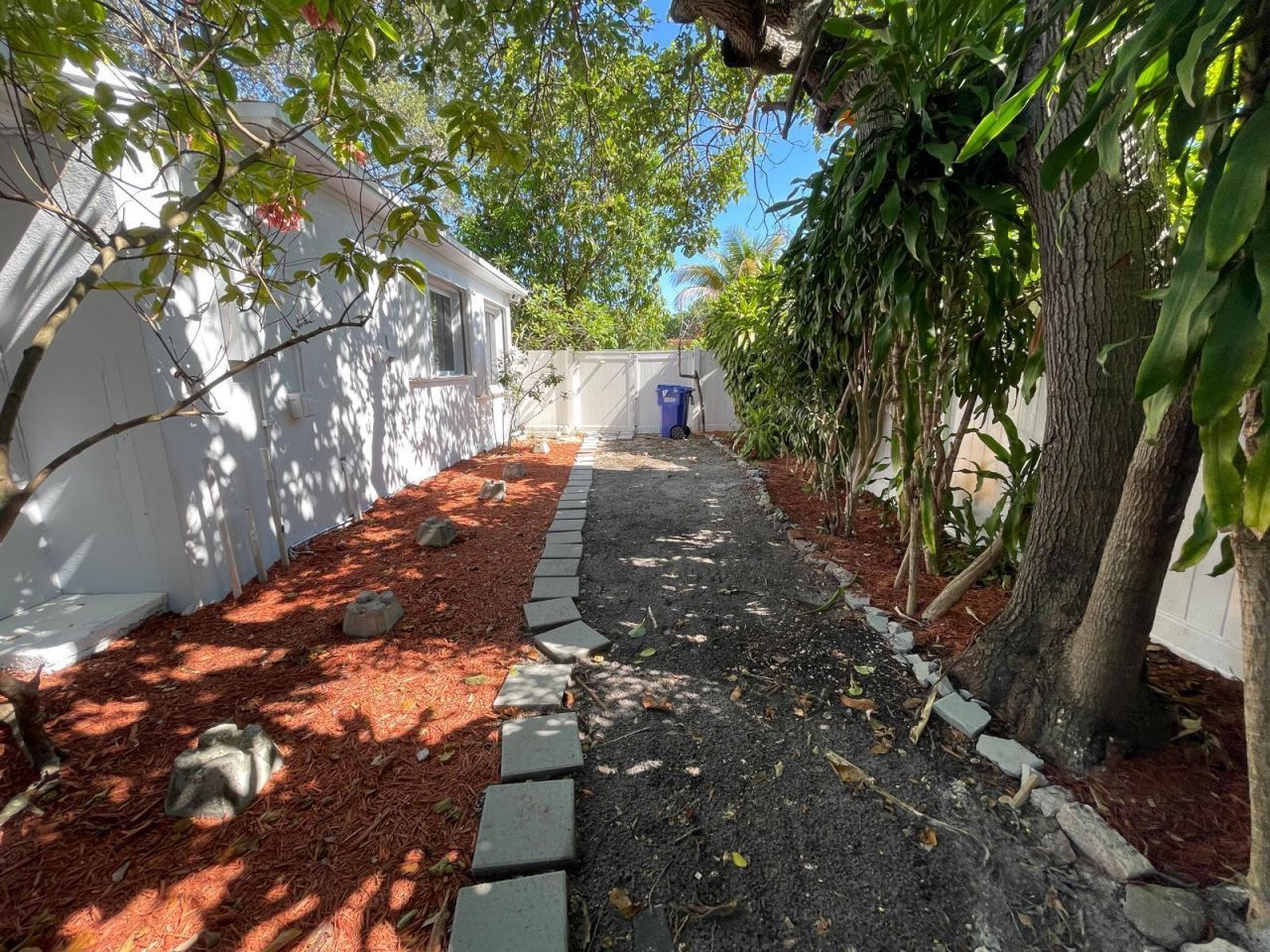 1635 NE 160th Street, North Miami Beach, FL 33162 Photo