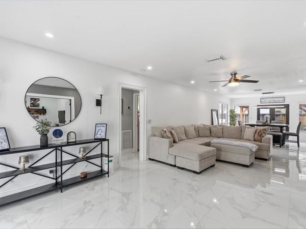 2860 Monroe Street, Hollywood, FL 33020
