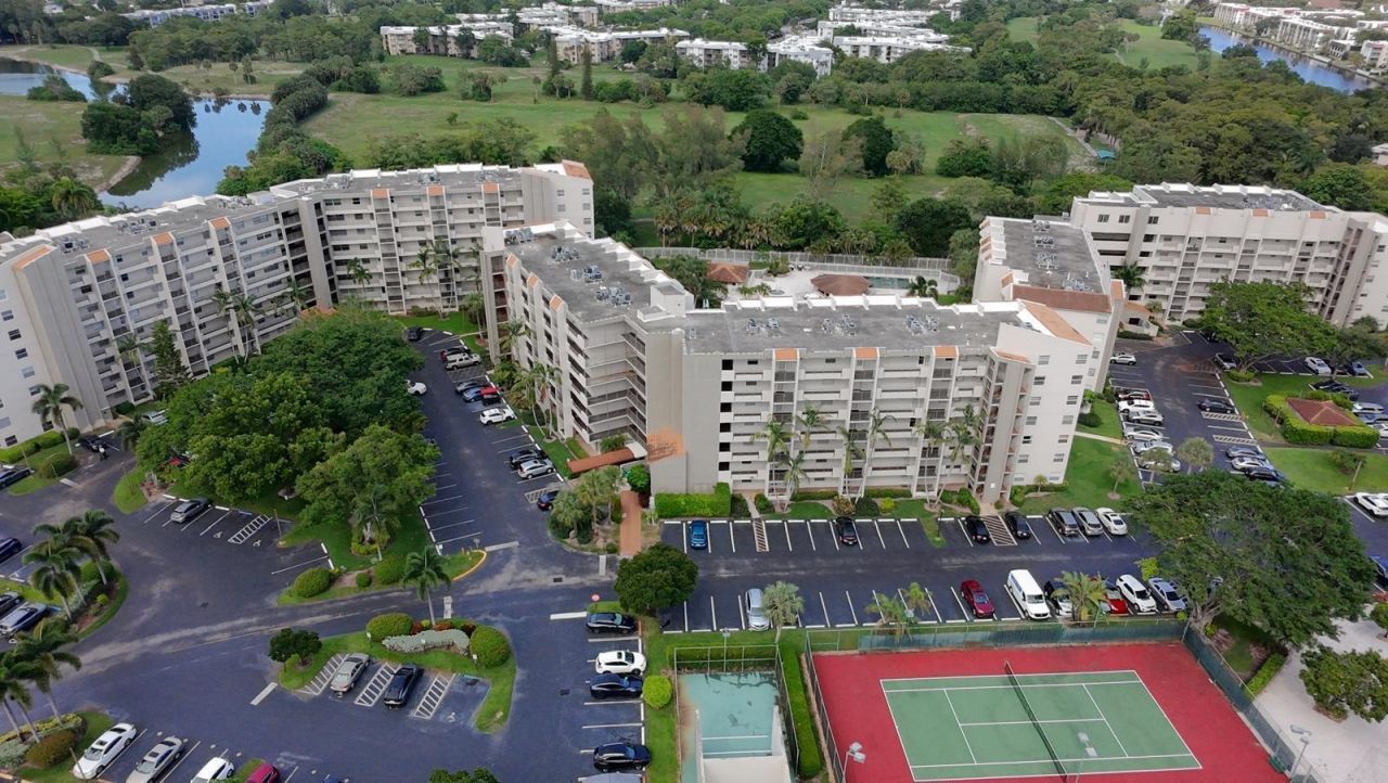 3930 Inverrary Boulevard, Unit 303, Lauderhill, FL 33319 Photo
