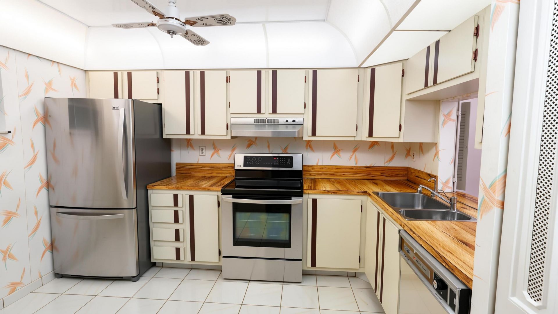 3930 Inverrary Boulevard, Unit 303, Lauderhill, FL 33319 Photo