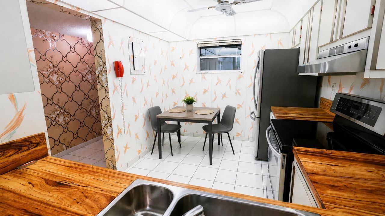 3930 Inverrary Boulevard, Unit 303, Lauderhill, FL 33319 Photo