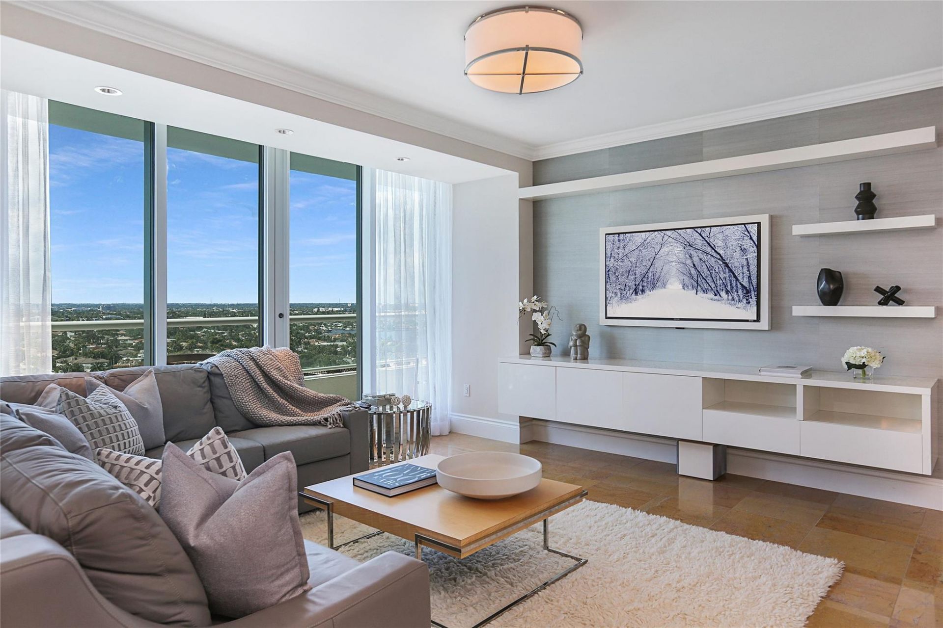 1 N Fort Lauderdale Beach Boulevard, Unit 1807, Fort Lauderdale, FL 33304 Photo