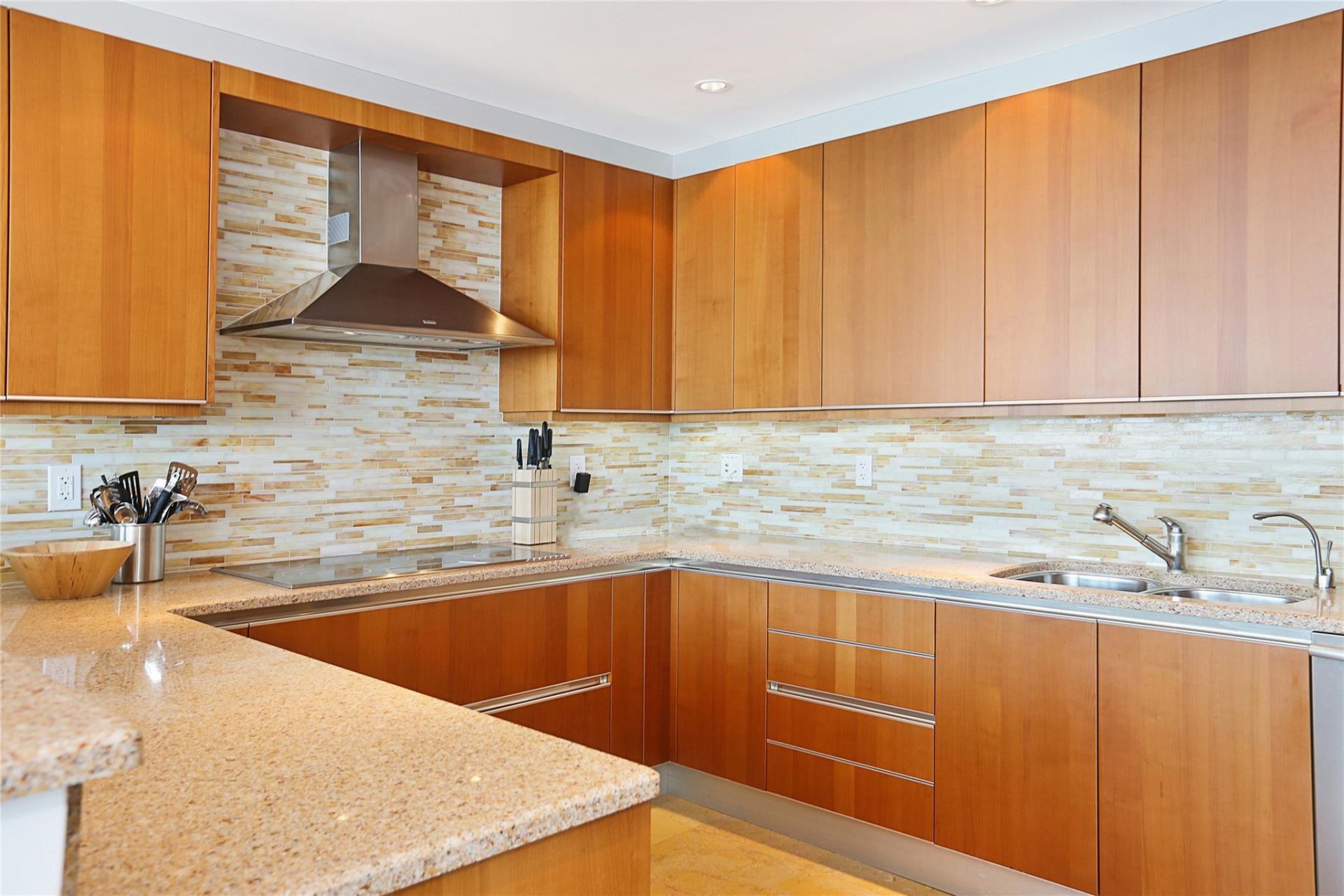1 N Fort Lauderdale Beach Boulevard, Unit 1807, Fort Lauderdale, FL 33304 Photo