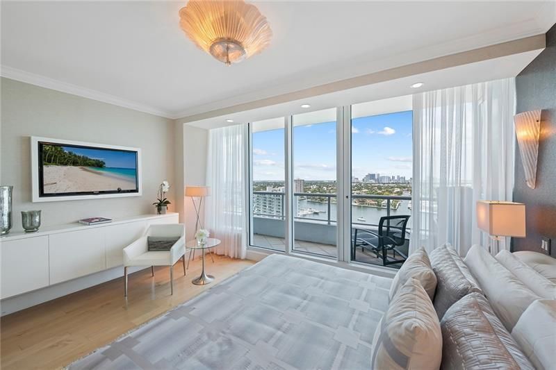 1 N Fort Lauderdale Beach Boulevard, Unit 1807, Fort Lauderdale, FL 33304 Photo