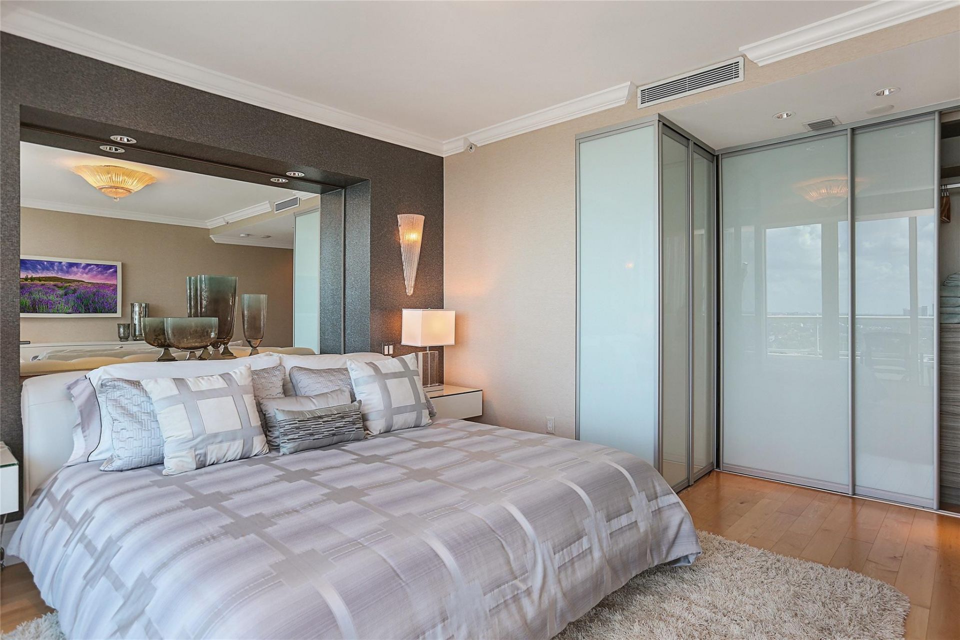 1 N Fort Lauderdale Beach Boulevard, Unit 1807, Fort Lauderdale, FL 33304 Photo