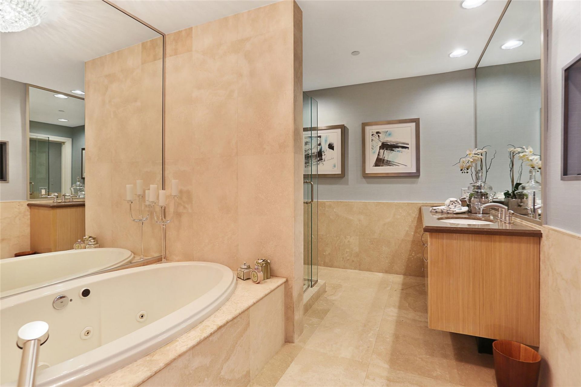 1 N Fort Lauderdale Beach Boulevard, Unit 1807, Fort Lauderdale, FL 33304 Photo