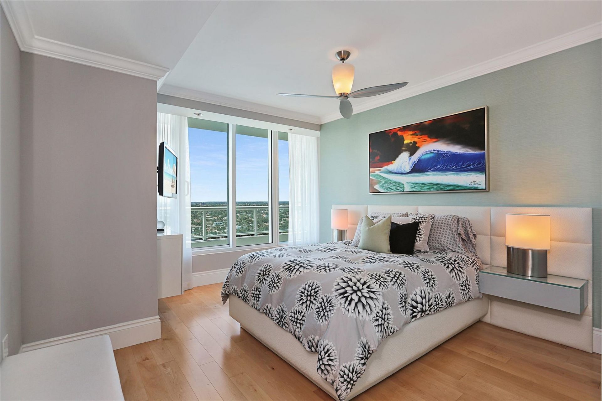 1 N Fort Lauderdale Beach Boulevard, Unit 1807, Fort Lauderdale, FL 33304 Photo