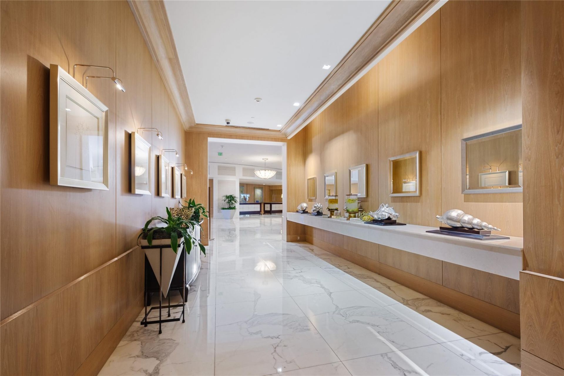 1 N Fort Lauderdale Beach Boulevard, Unit 1807, Fort Lauderdale, FL 33304 Photo