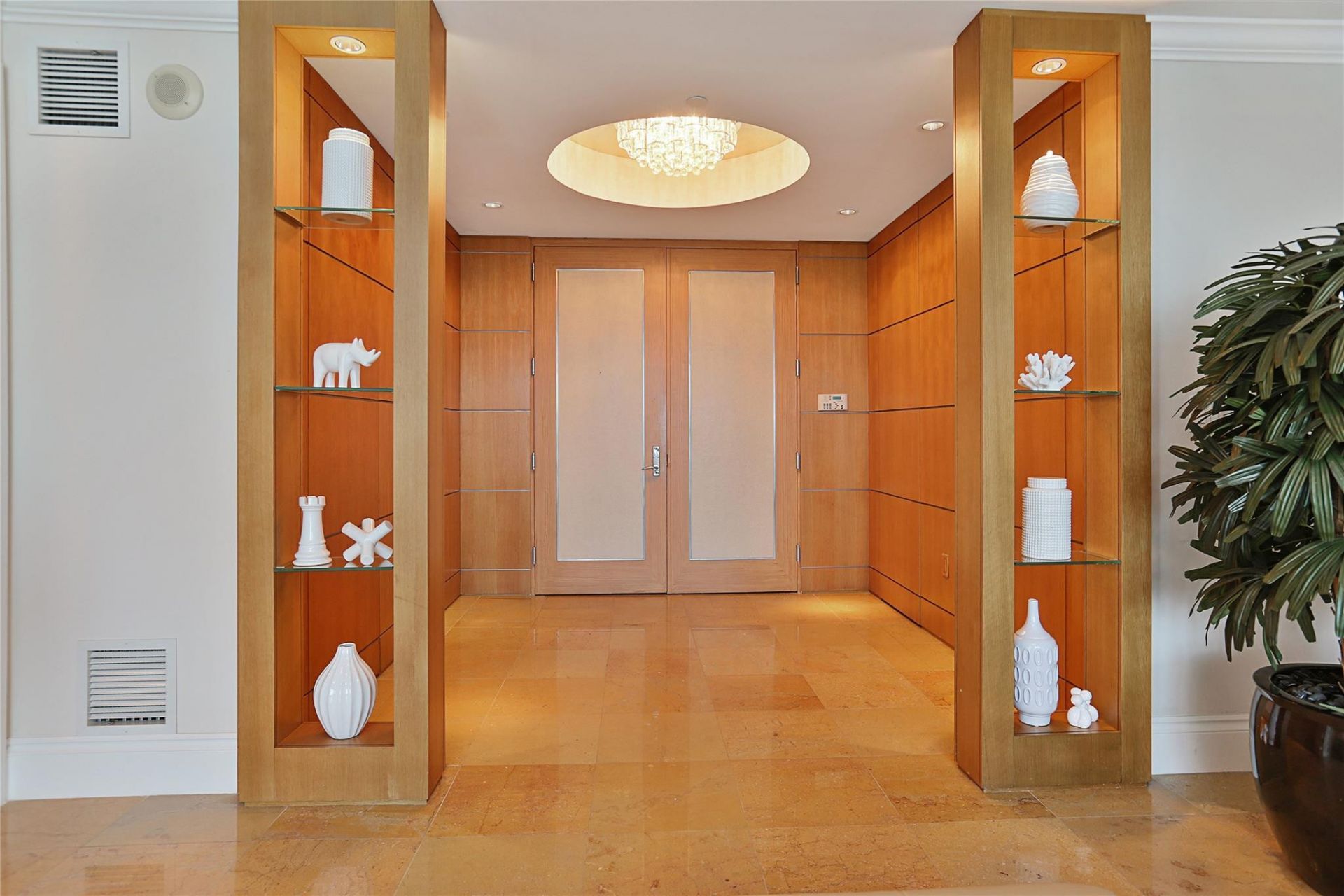 1 N Fort Lauderdale Beach Boulevard, Unit 1807, Fort Lauderdale, FL 33304 Photo