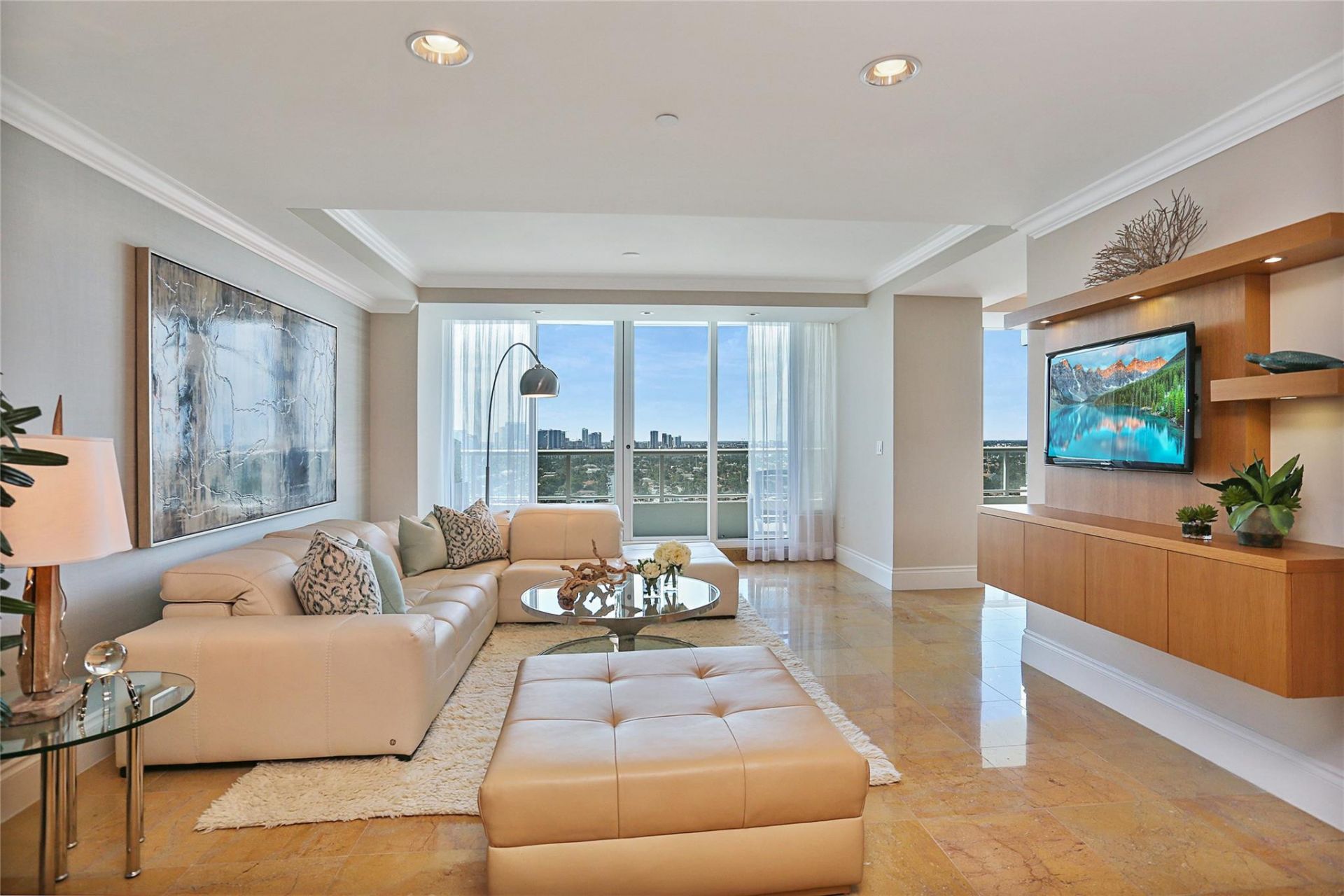 1 N Fort Lauderdale Beach Boulevard, Unit 1807, Fort Lauderdale, FL 33304 Photo