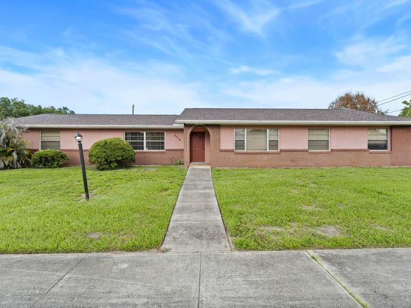 2710 Dove Street, Fort Pierce, FL 34982