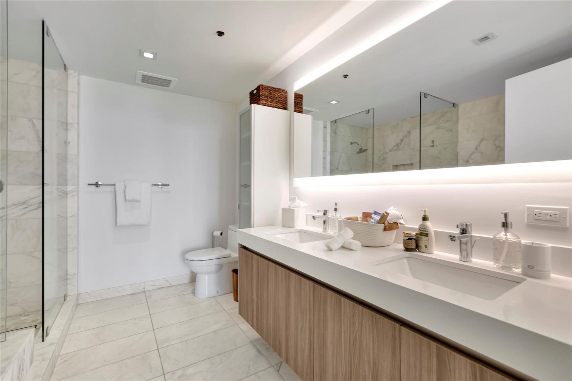 401 N Birch Road, Unit 504, Fort Lauderdale, FL 33304 Photo