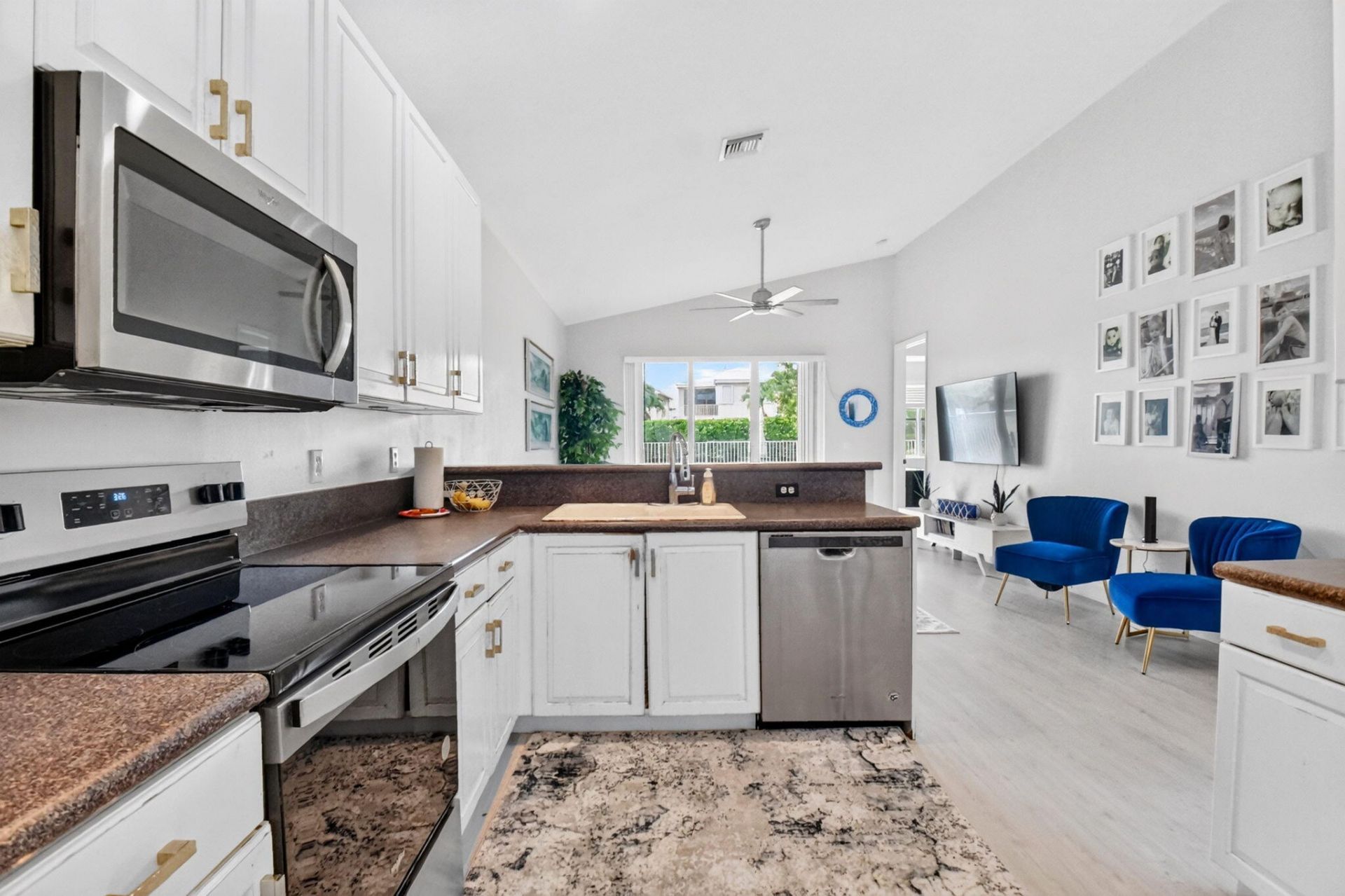 8049 Via Bolzano, Greenacres, FL 33467 Photo