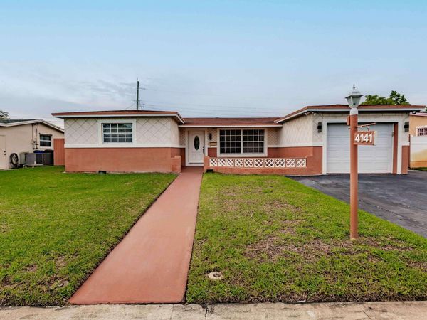 Lauderdale Lakes, FL 33309