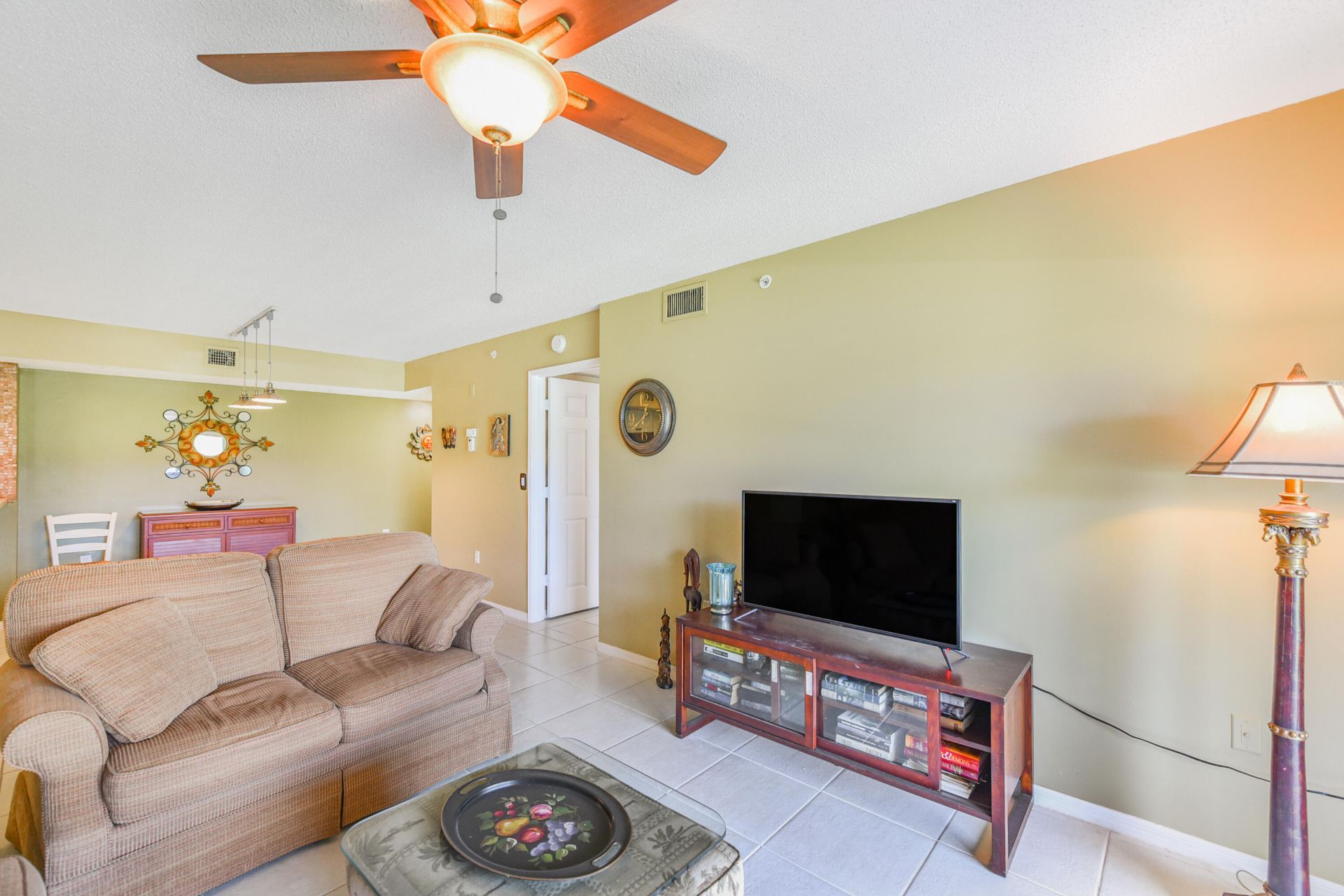 1590 S 42nd Circle, Unit 106, Vero Beach, FL 32967 Photo