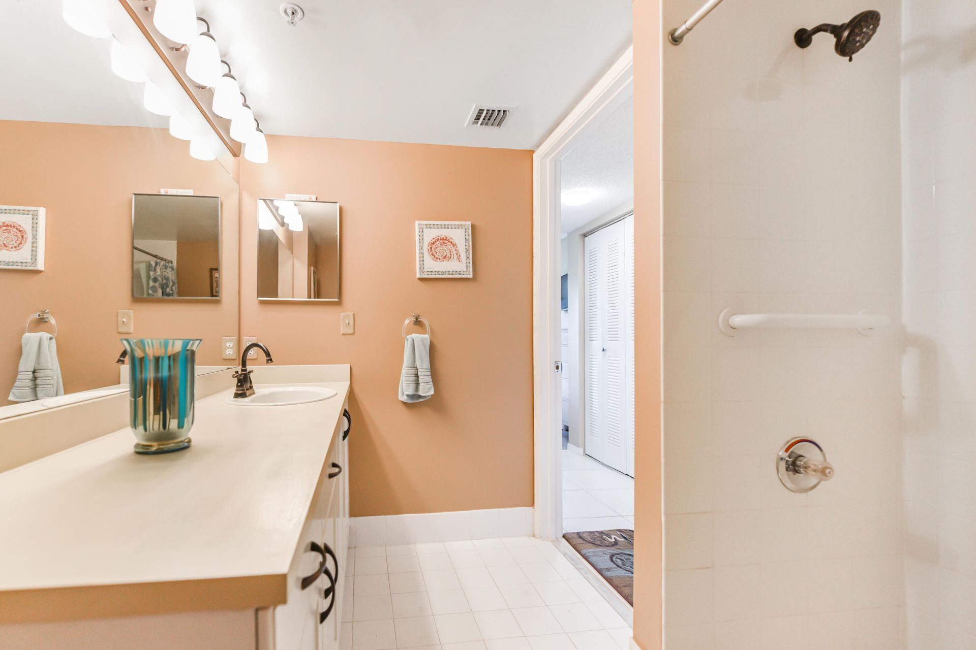 1590 S 42nd Circle, Unit 106, Vero Beach, FL 32967 Photo