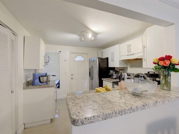 3777 NW 78th Avenue, Unit 10d, Hollywood, FL 33024