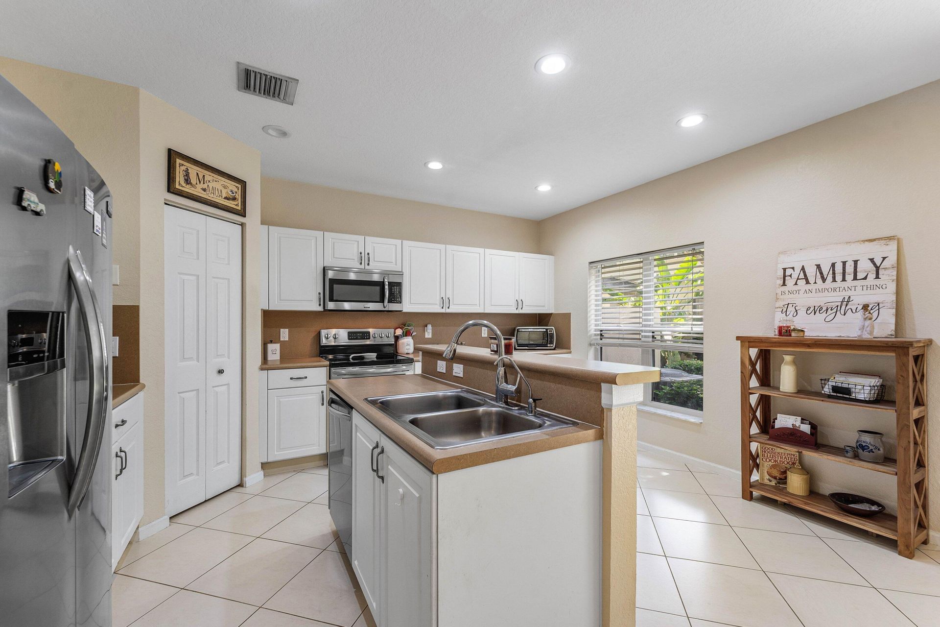 331 Spruce Street, Boynton Beach, FL 33426 Photo