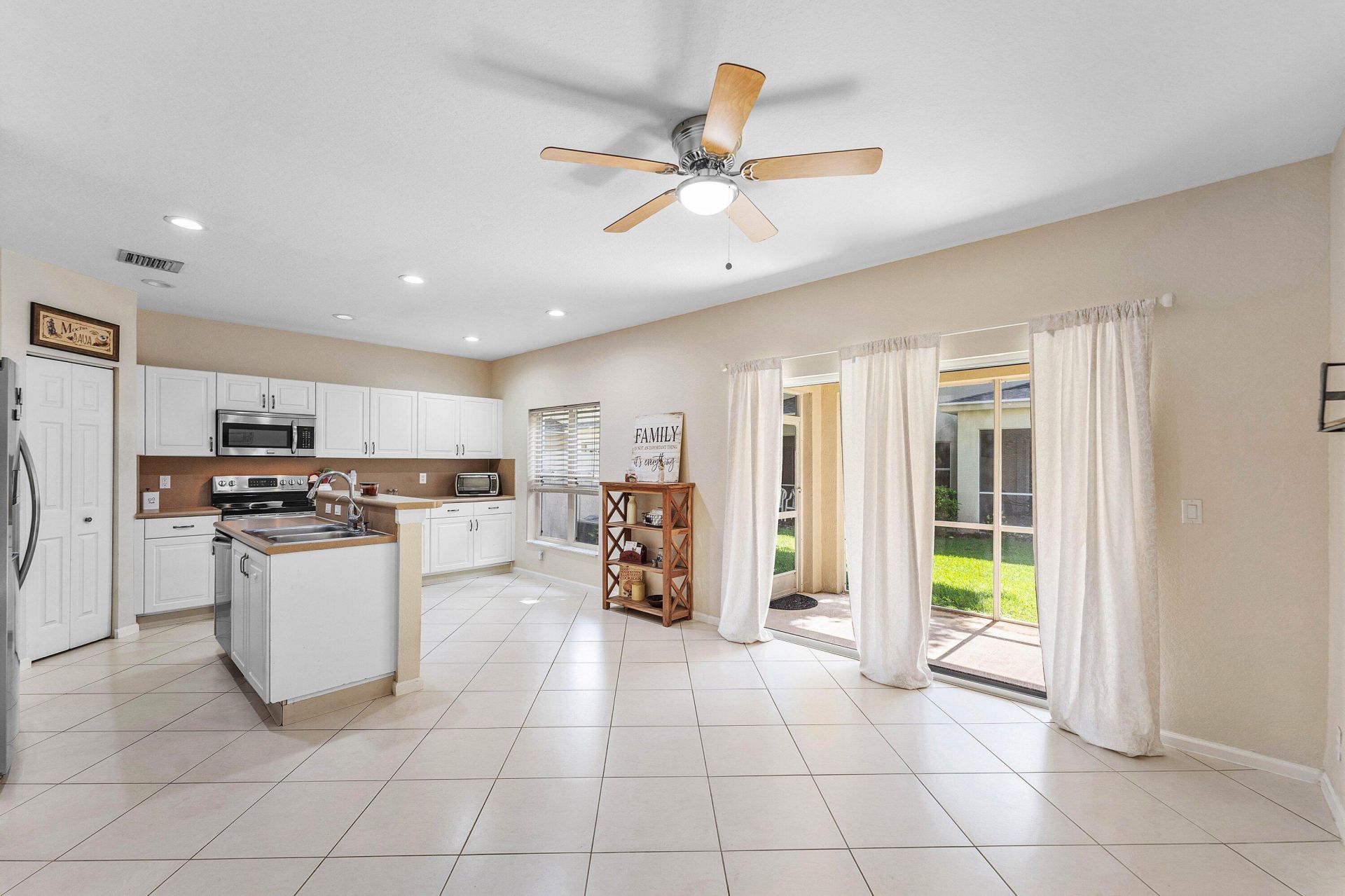 331 Spruce Street, Boynton Beach, FL 33426 Photo