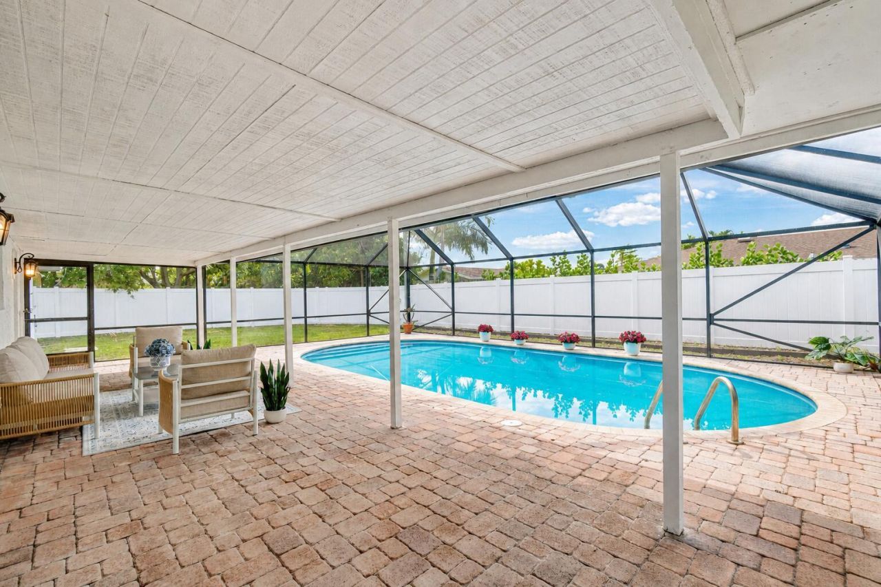 718 SW 27th Place, Boynton Beach, FL 33435 Photo