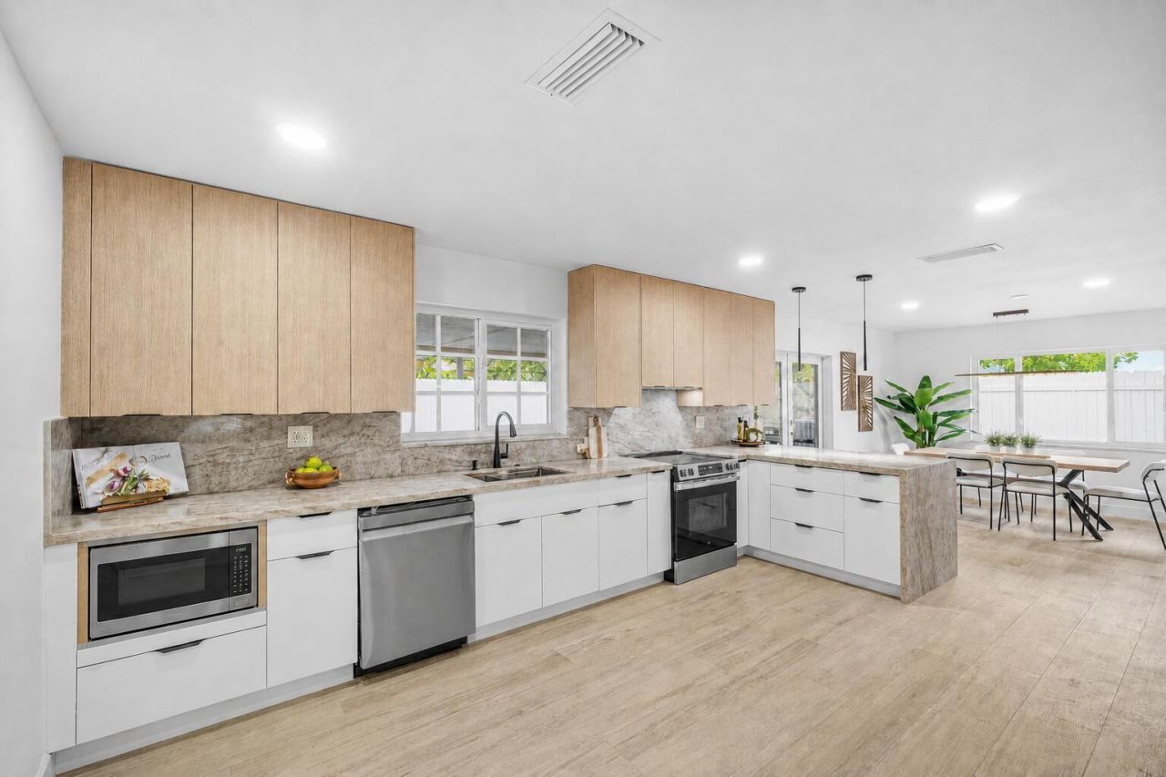 718 SW 27th Place, Boynton Beach, FL 33435 Photo