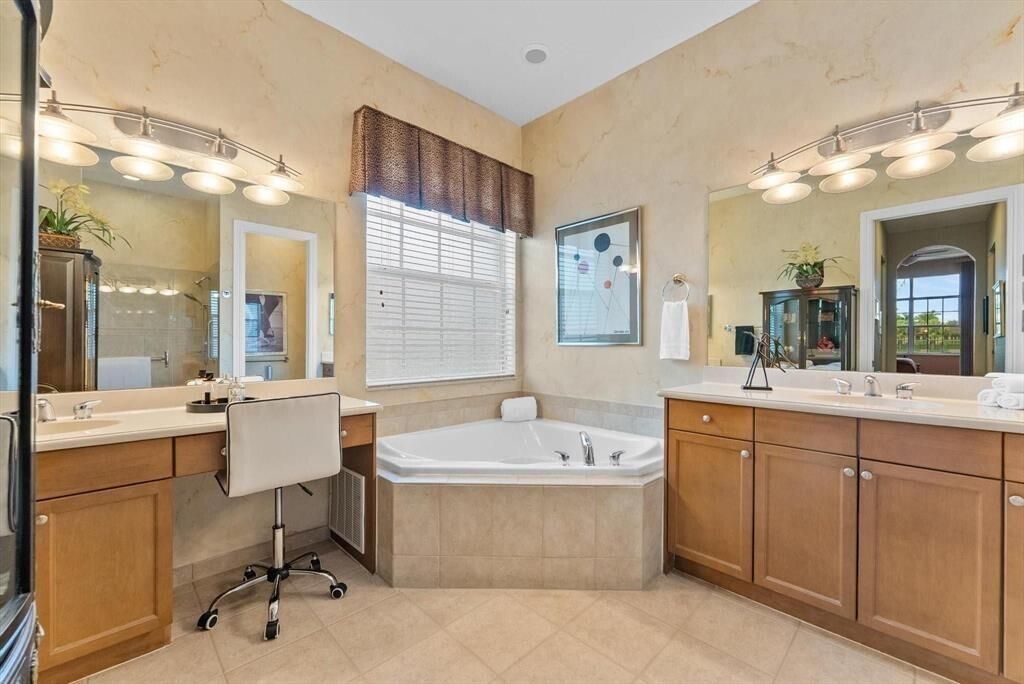 8247 NW 107th Terrace, Parkland, FL 33076 Photo