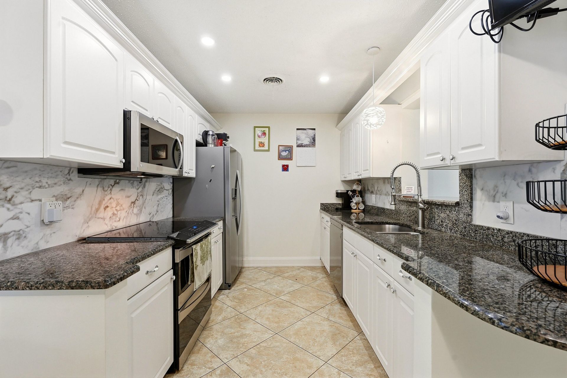 1095 NE Tuxedo Terrace, Jensen Beach, FL 34957 Photo