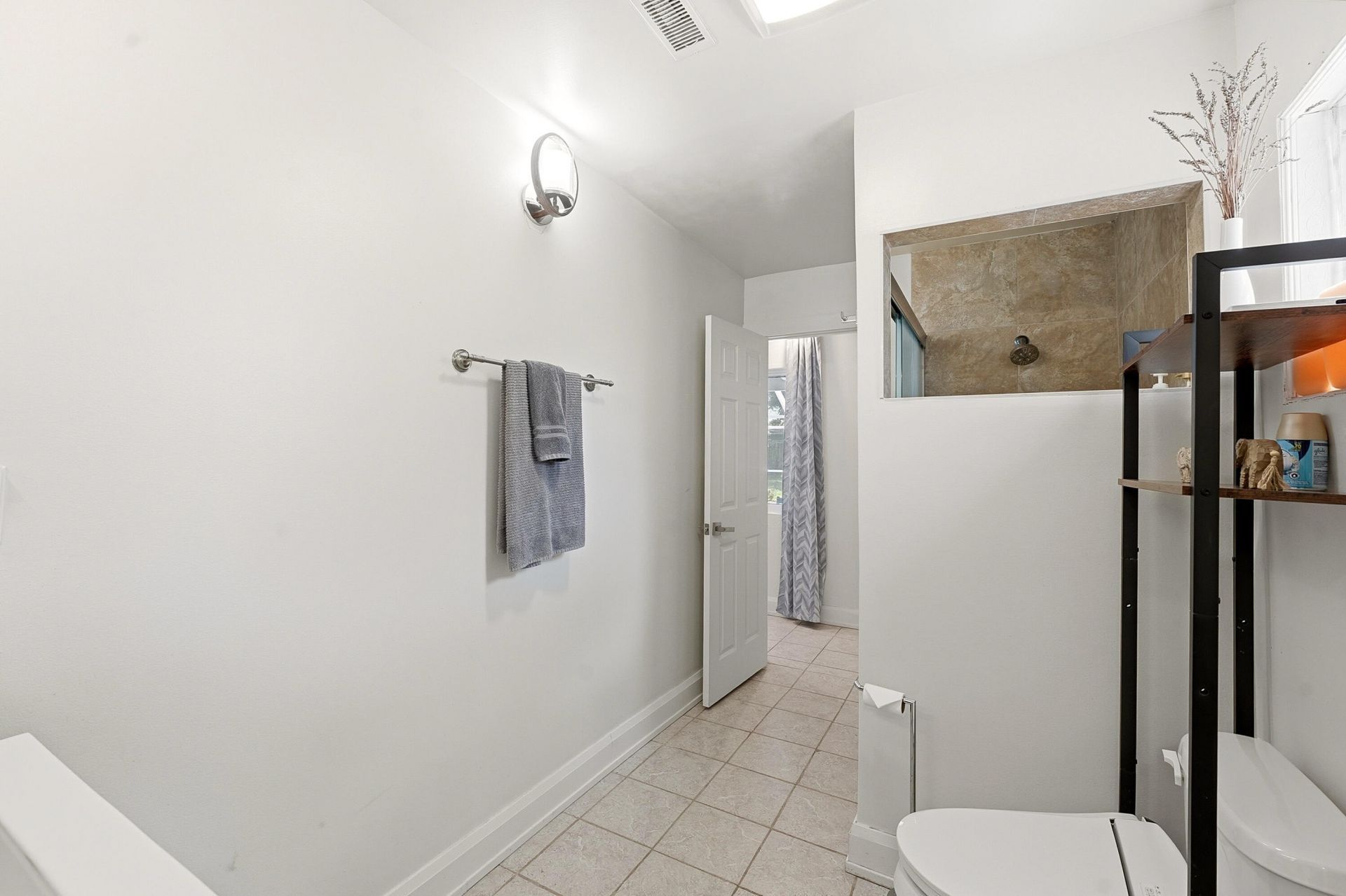 1095 NE Tuxedo Terrace, Jensen Beach, FL 34957 Photo