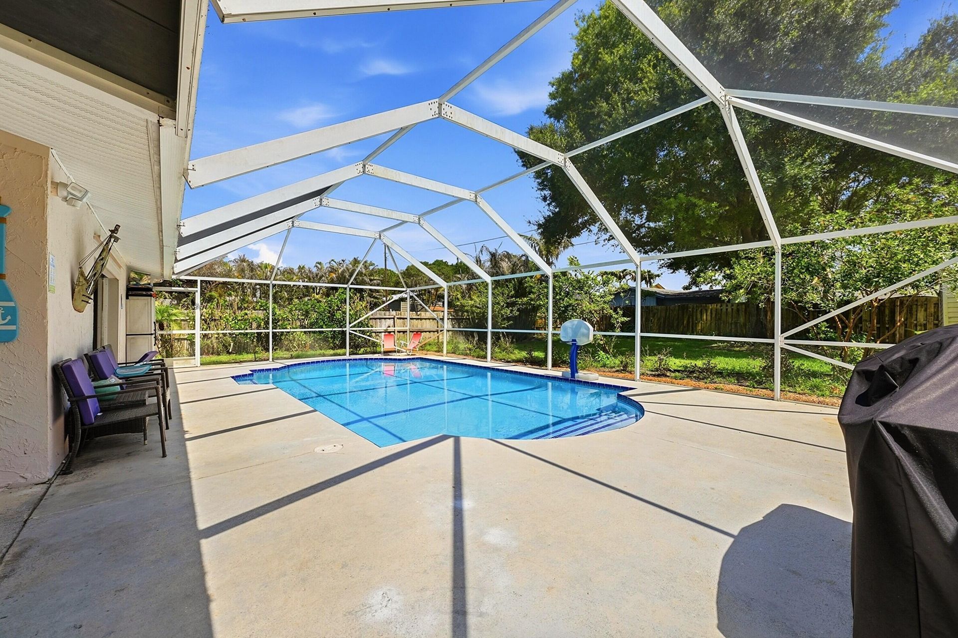 1095 NE Tuxedo Terrace, Jensen Beach, FL 34957 Photo