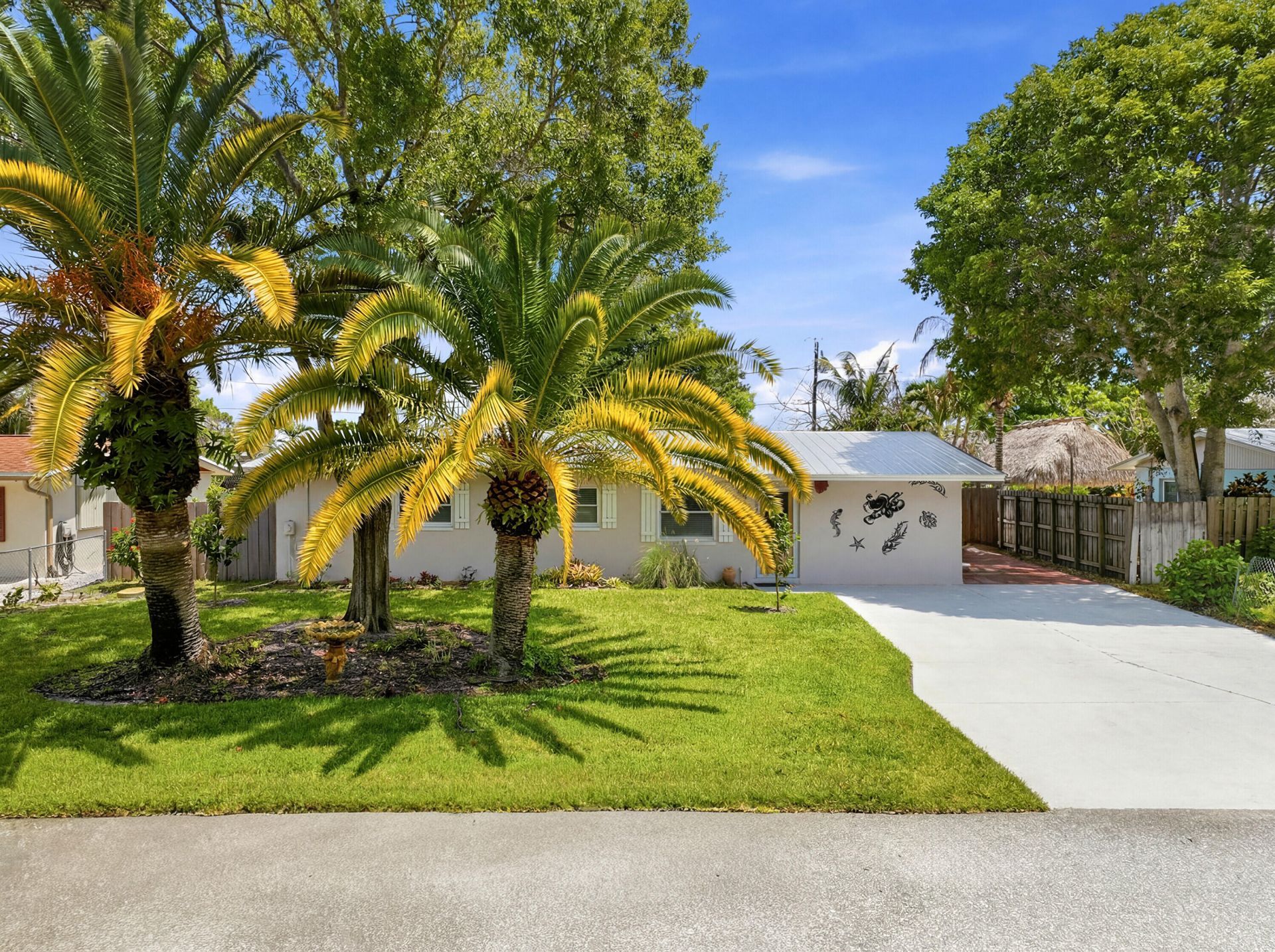 1095 NE Tuxedo Terrace, Jensen Beach, FL 34957 Photo
