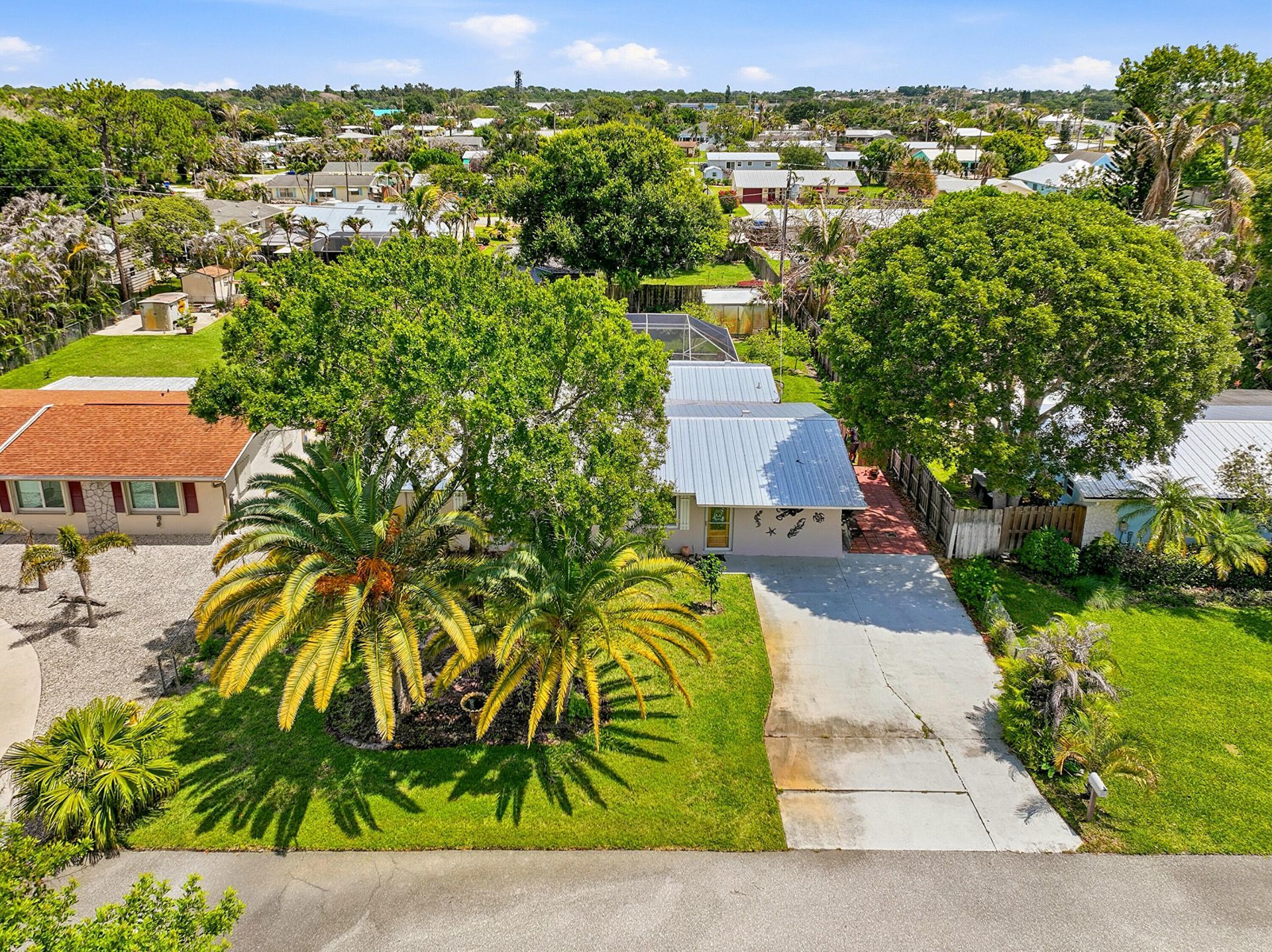 1095 NE Tuxedo Terrace, Jensen Beach, FL 34957 Photo