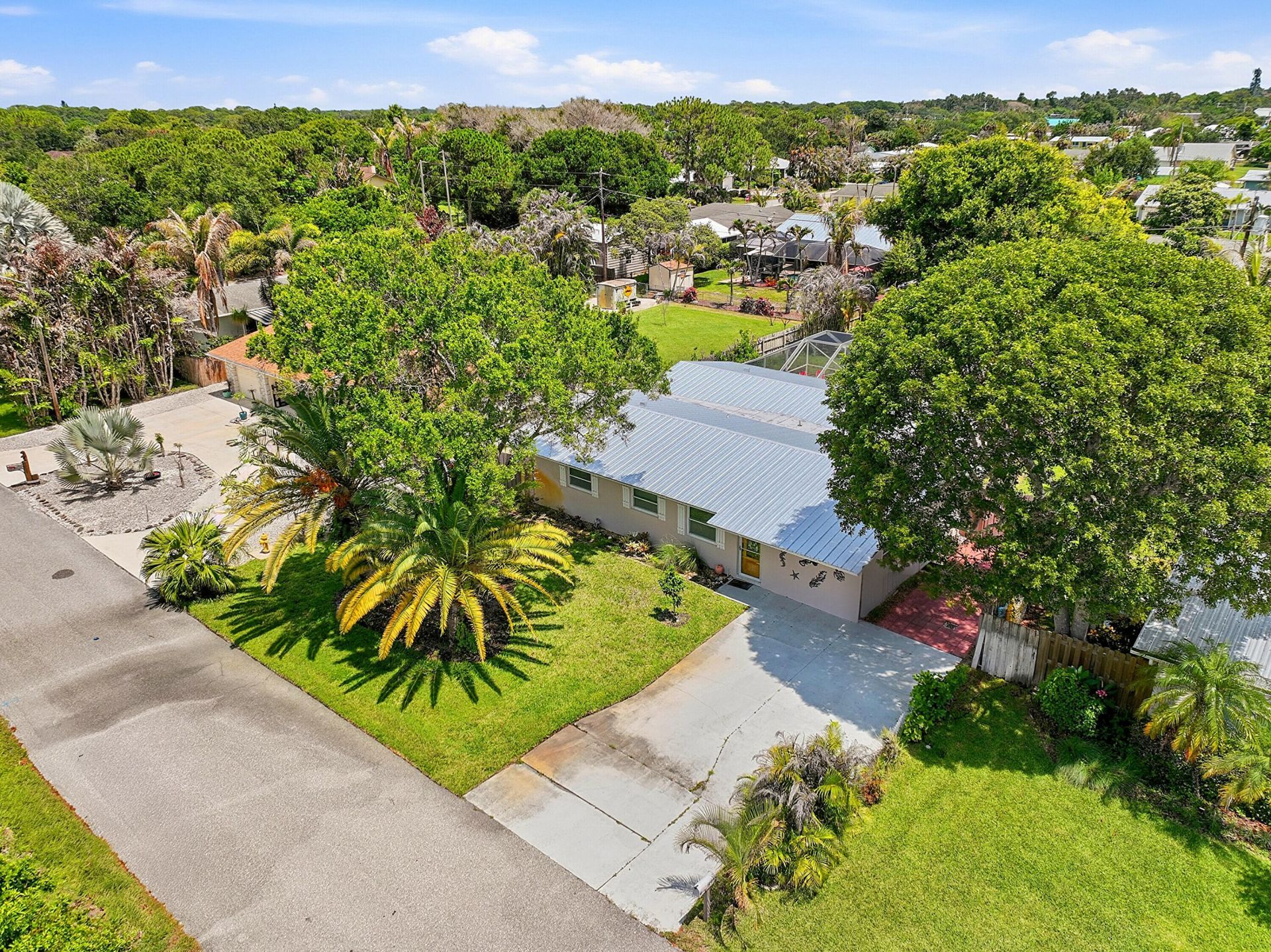 1095 NE Tuxedo Terrace, Jensen Beach, FL 34957 Photo