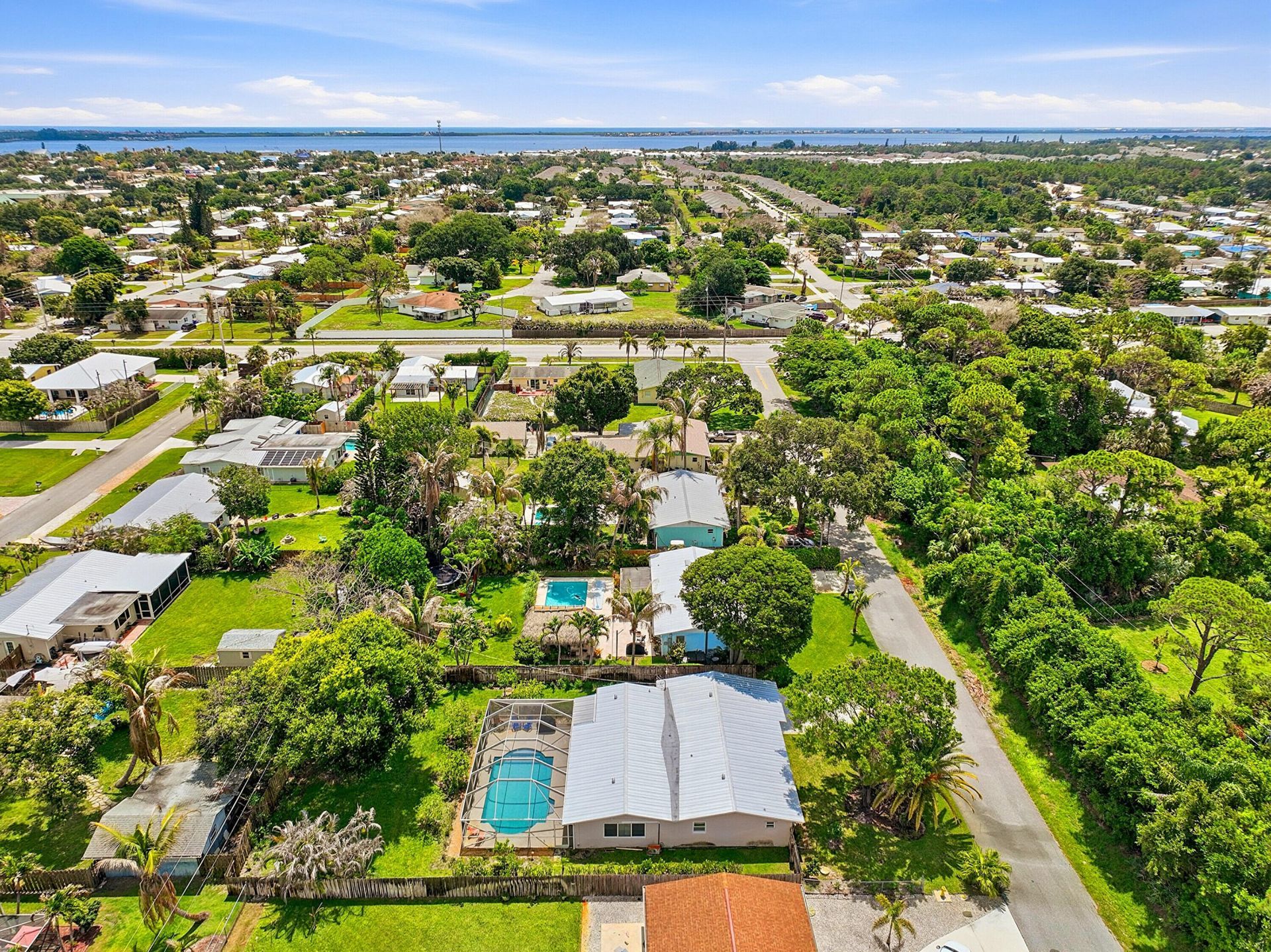 1095 NE Tuxedo Terrace, Jensen Beach, FL 34957 Photo