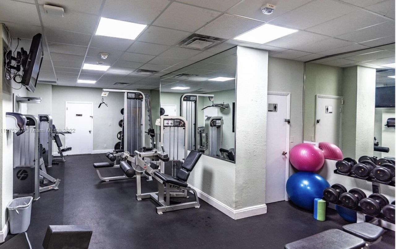 3180 S Ocean Drive, Unit 414, Hallandale Beach, FL 33009 Photo