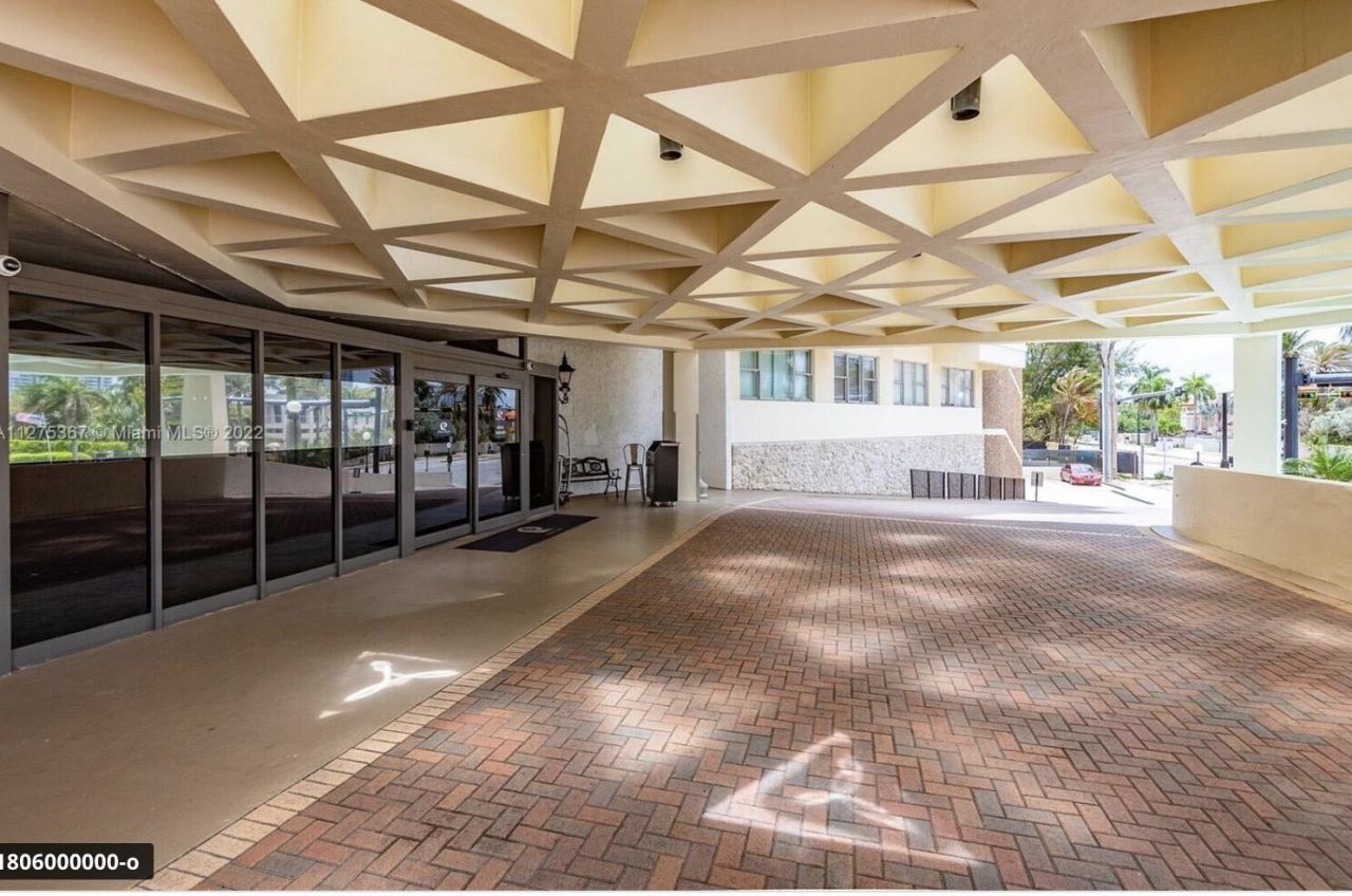 3180 S Ocean Drive, Unit 414, Hallandale Beach, FL 33009 Photo