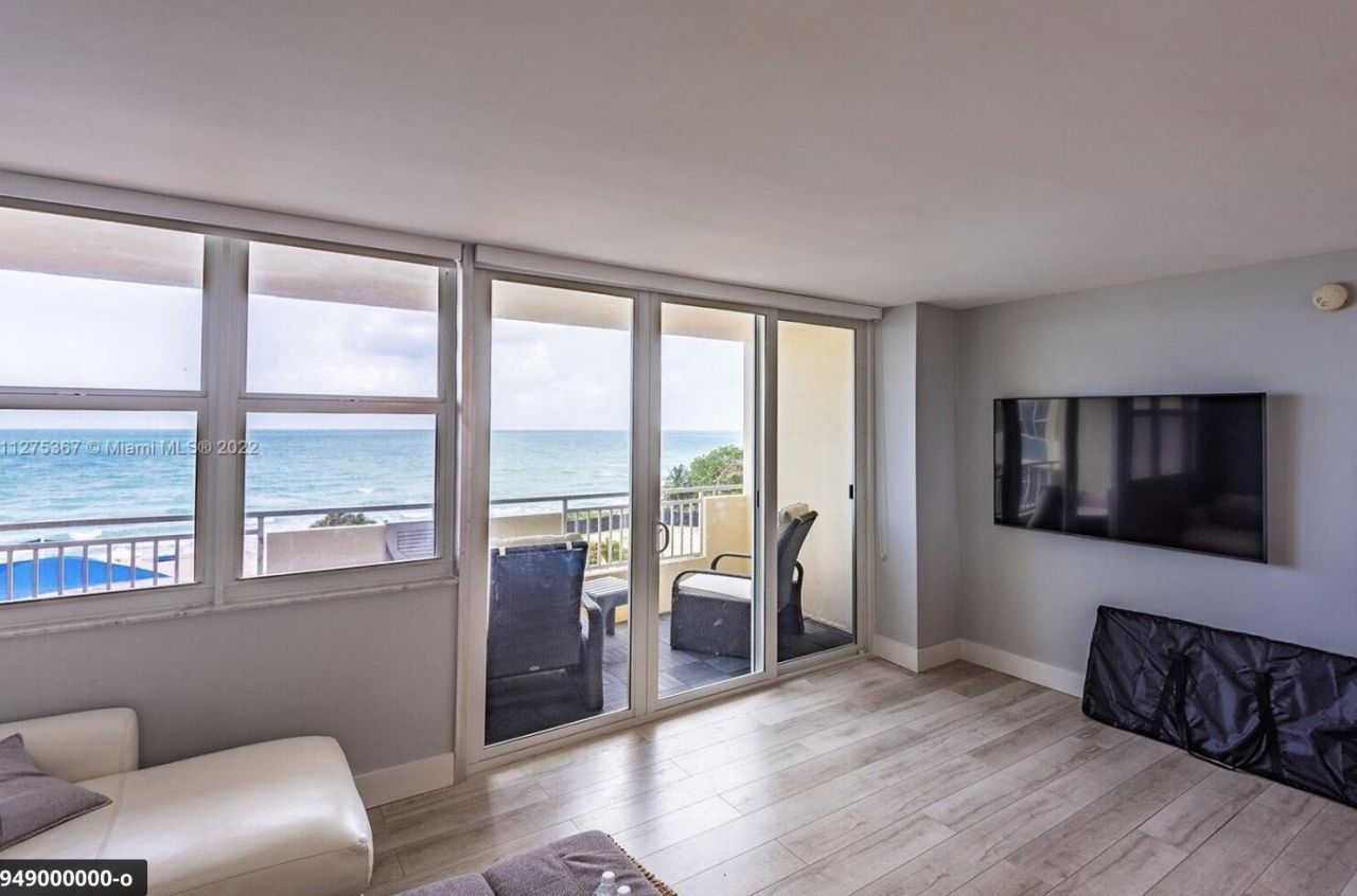 3180 S Ocean Drive, Unit 414, Hallandale Beach, FL 33009 Photo