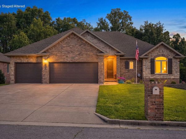 5748 S Winsor Drive, Battlefield, MO 65619