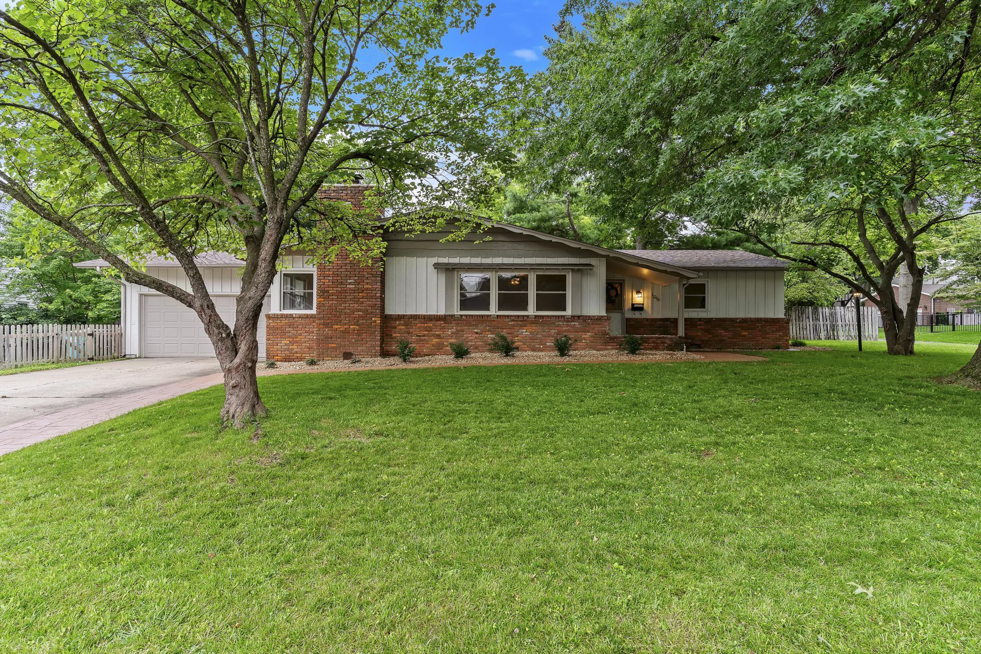 1248 S Fremont Avenue, Springfield, MO 65804 Main Photo