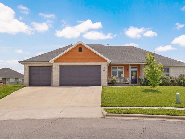 1360 N Rainbow Court , Nixa, MO 65714