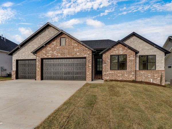 2975 W Marty Street , Springfield, MO 65810