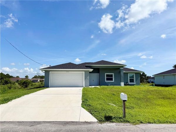 3705 26th ST SW, LEHIGH ACRES, FL 33976