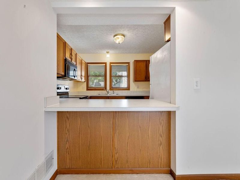 1068 Cypress Lane, Unit 12-3, Columbus, OH 43230 Photo 11